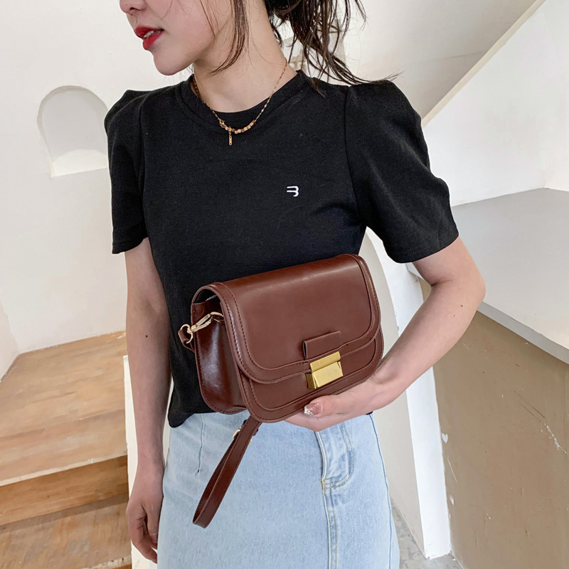 2021 New Trendy Fashion Trending Messenger Bag Western Style Semicircle Small Square Bag Hong Kong Style European and American Style Retro Bags Women