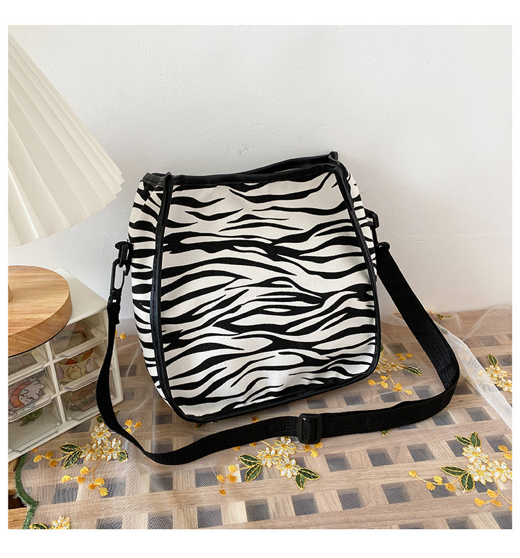 2021 Summer New Student Crossbody Bag Fresh Ins Trendy Crossbody Bag Korean Style Canvas Striped Bag for Women