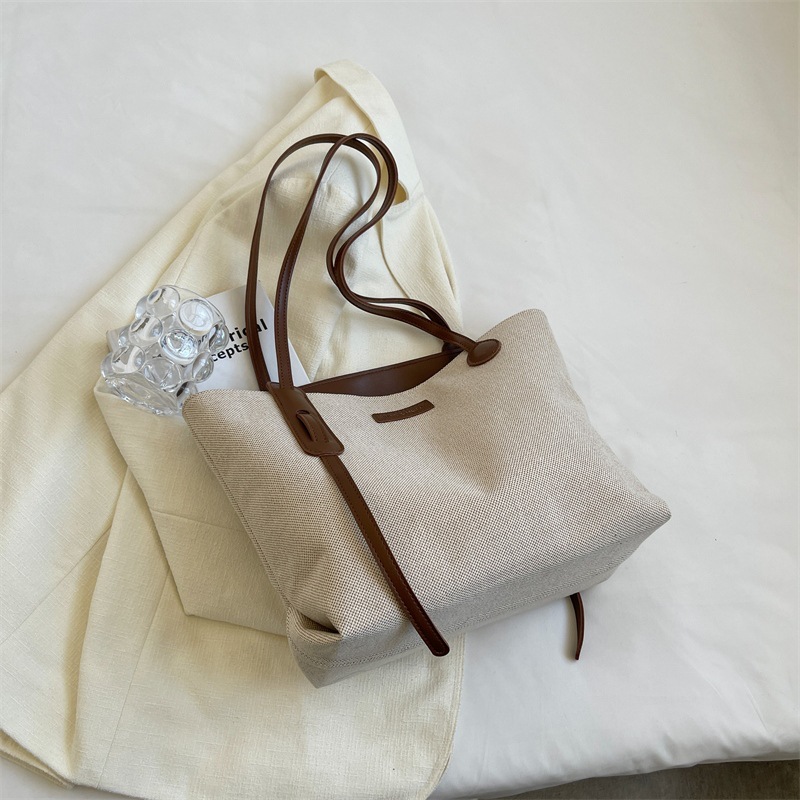 Casual Large Capacity Bag Women's Bag 2023 New Versatile Canvas Bag Commuter Shoulder Bag for Class Simple