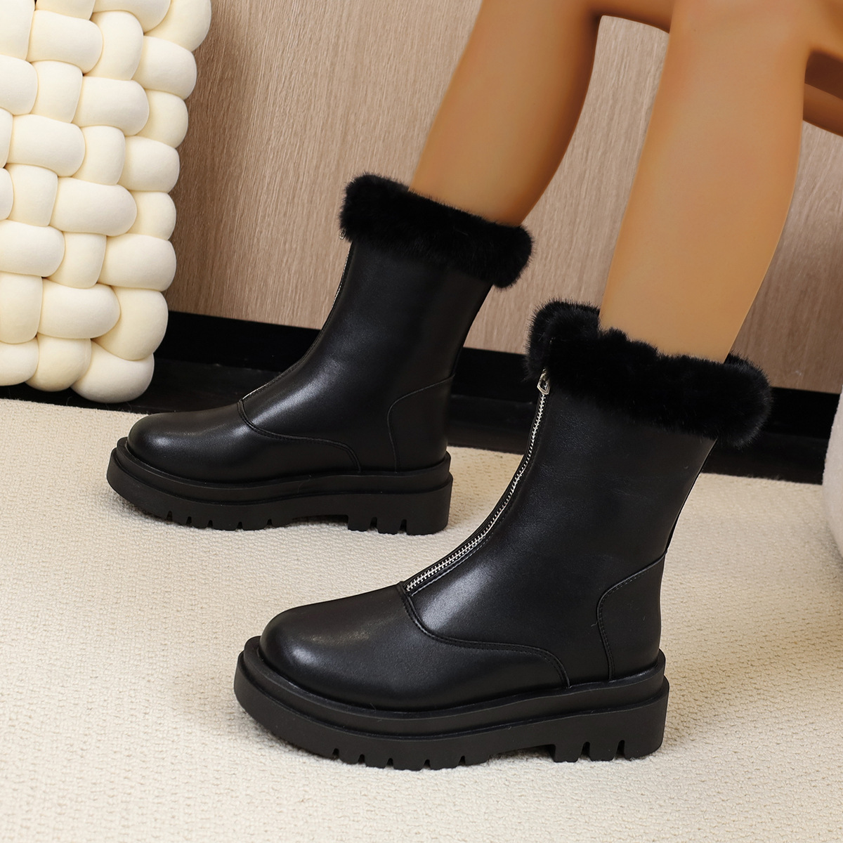 2024冬季大码雪地靴女厚底时尚加厚保暖舒适棉靴前拉链短筒靴