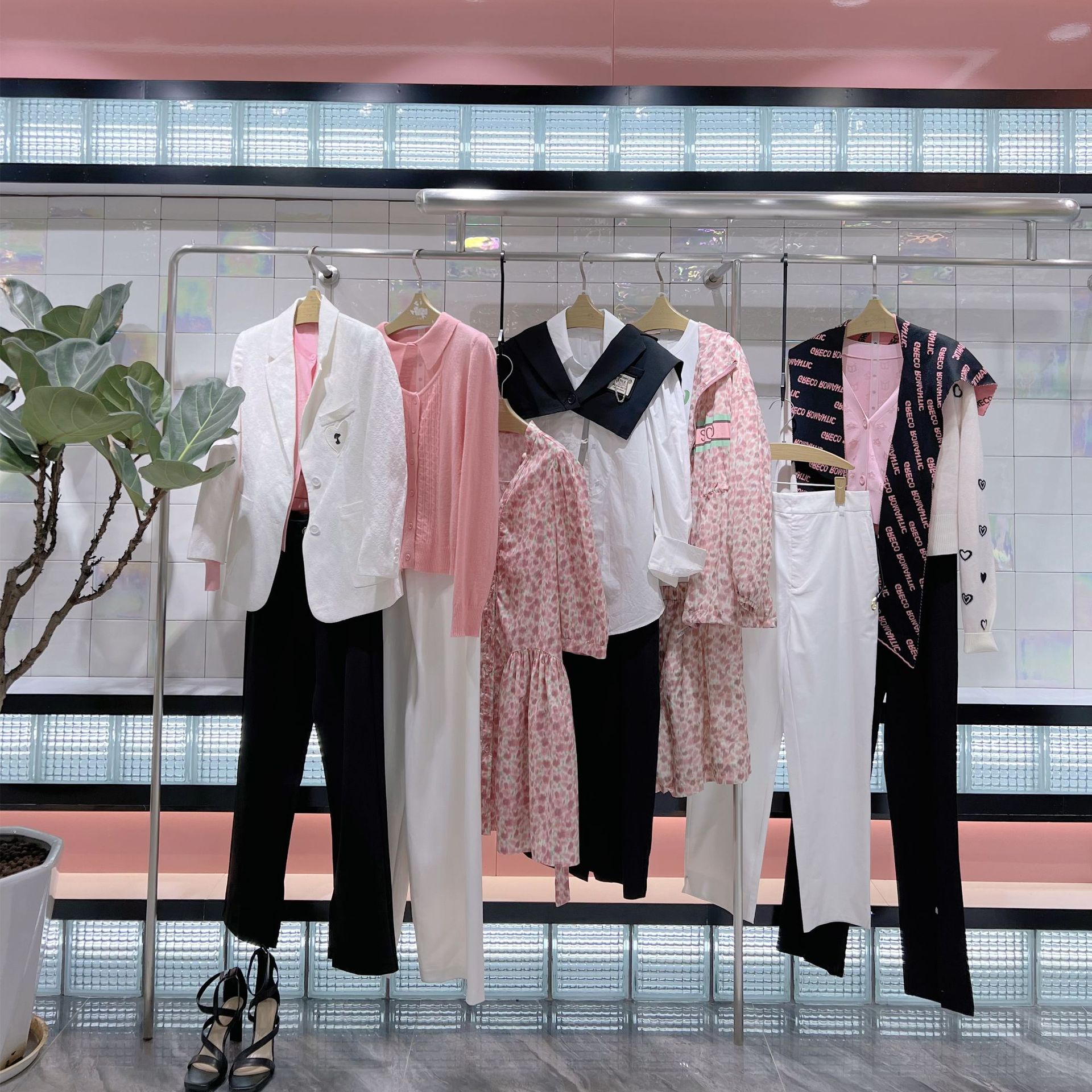 欧丝蒂雅文23时装品牌折扣女装组合杂款尾货走份实体直播批发货源