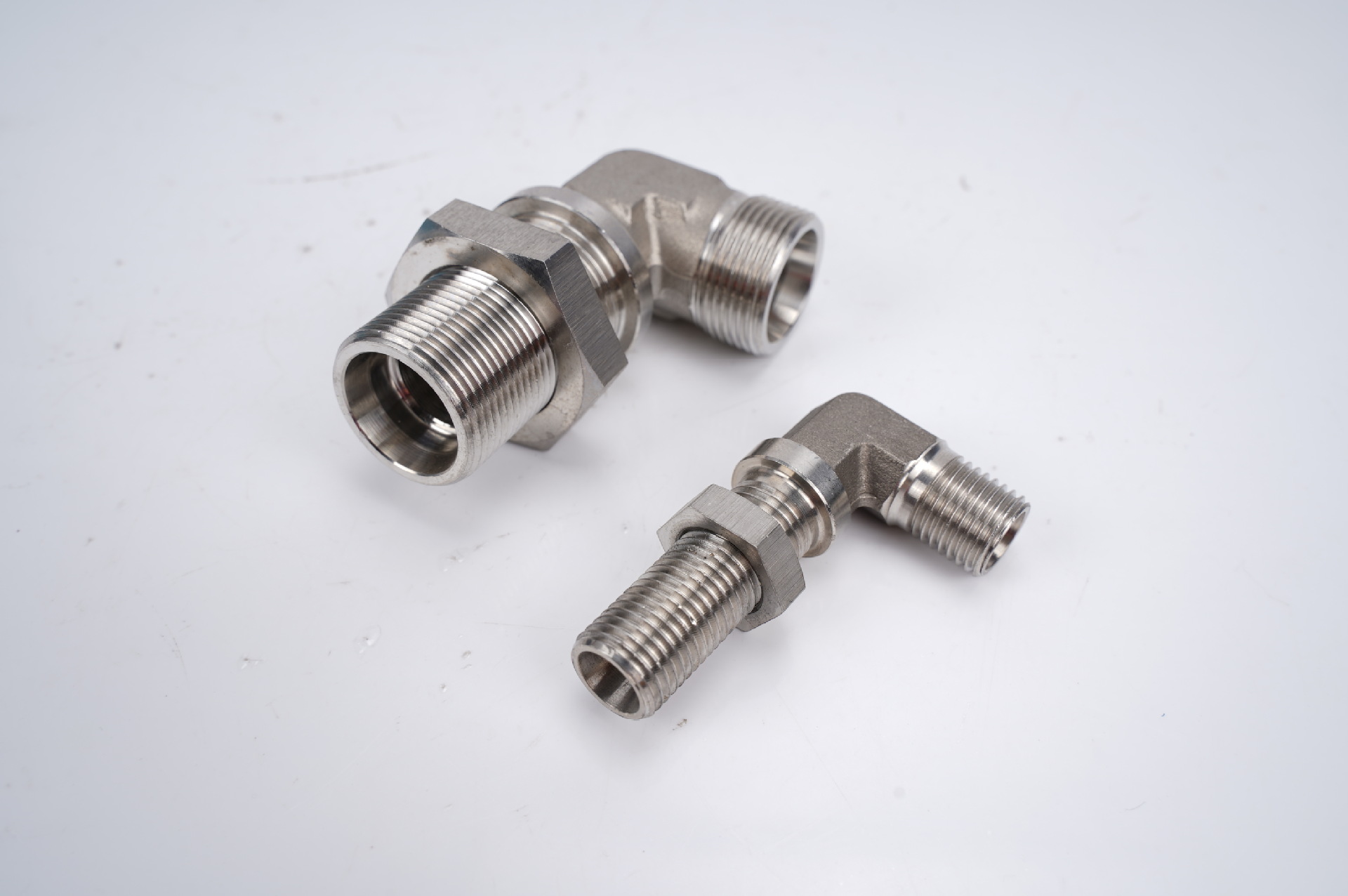 工厂供应不锈钢直角式穿板接头或隔壁接头6d9 不锈钢液压接头定制