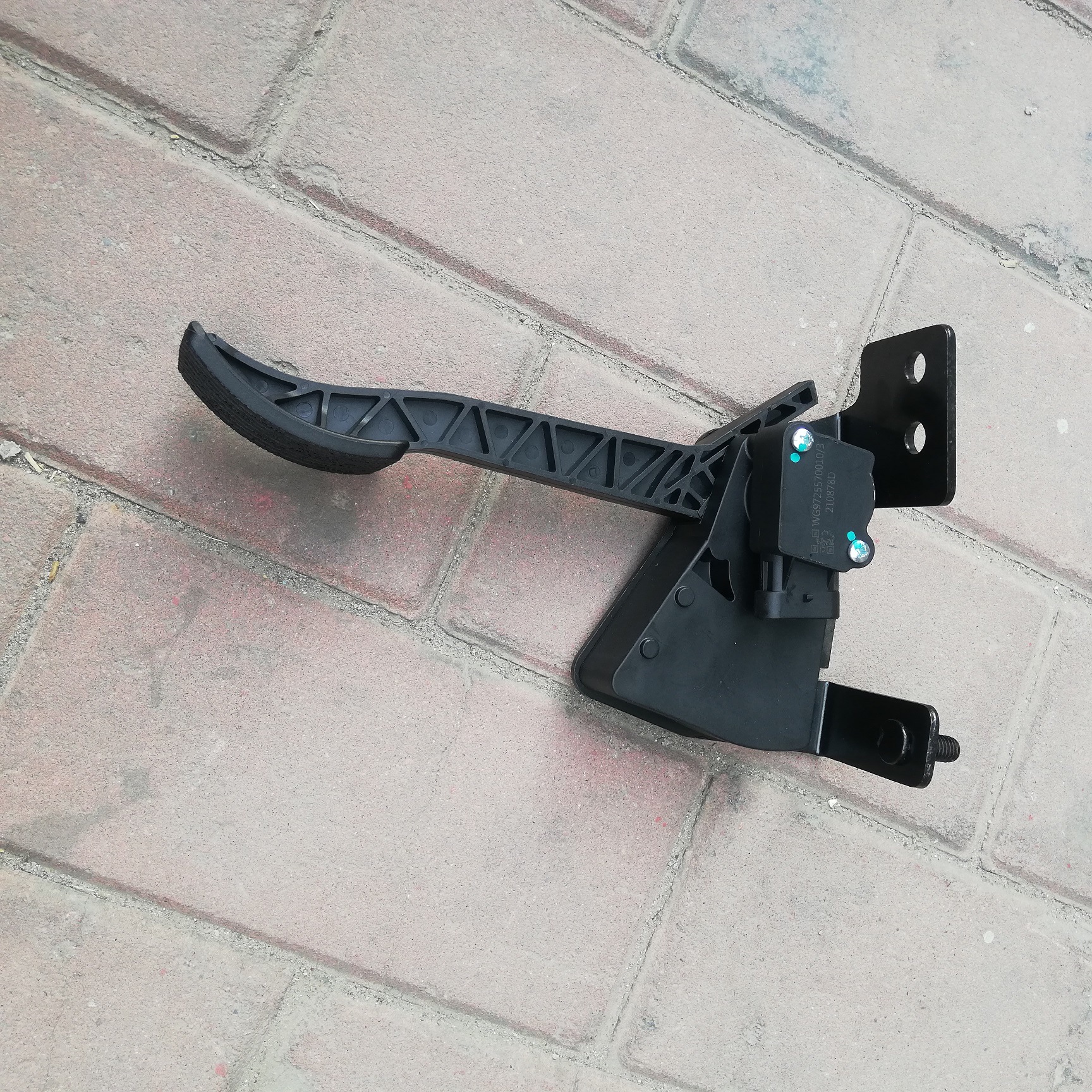 wg9725570010 豪沃电子油门踏板 a7 陕汽欧曼 德龙 一汽解放 外贸