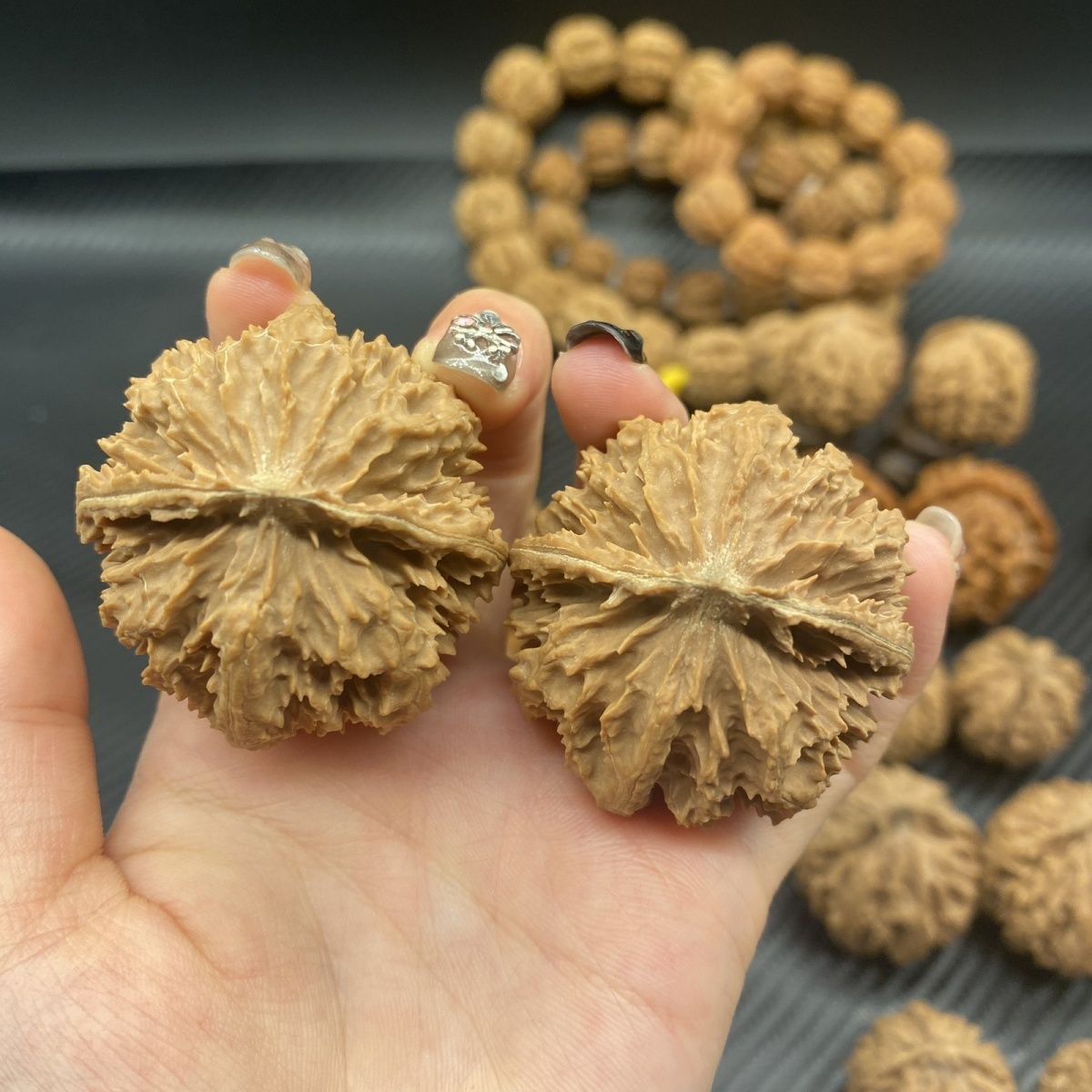 秦岭野生文玩核桃小众核桃32*30mm鬼脸核桃元宝灯笼 麒麟灯笼菊花