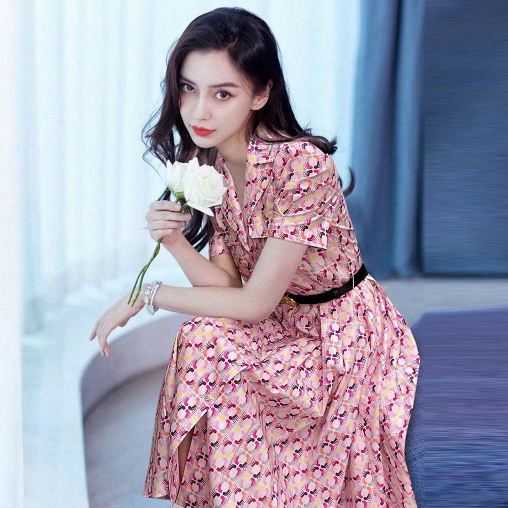 明星粉色连衣裙图片