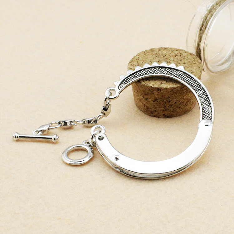 exo 金俊勉金俊绵守护小哥哥国民教堂哥哥suho银色爱心手铐手镯