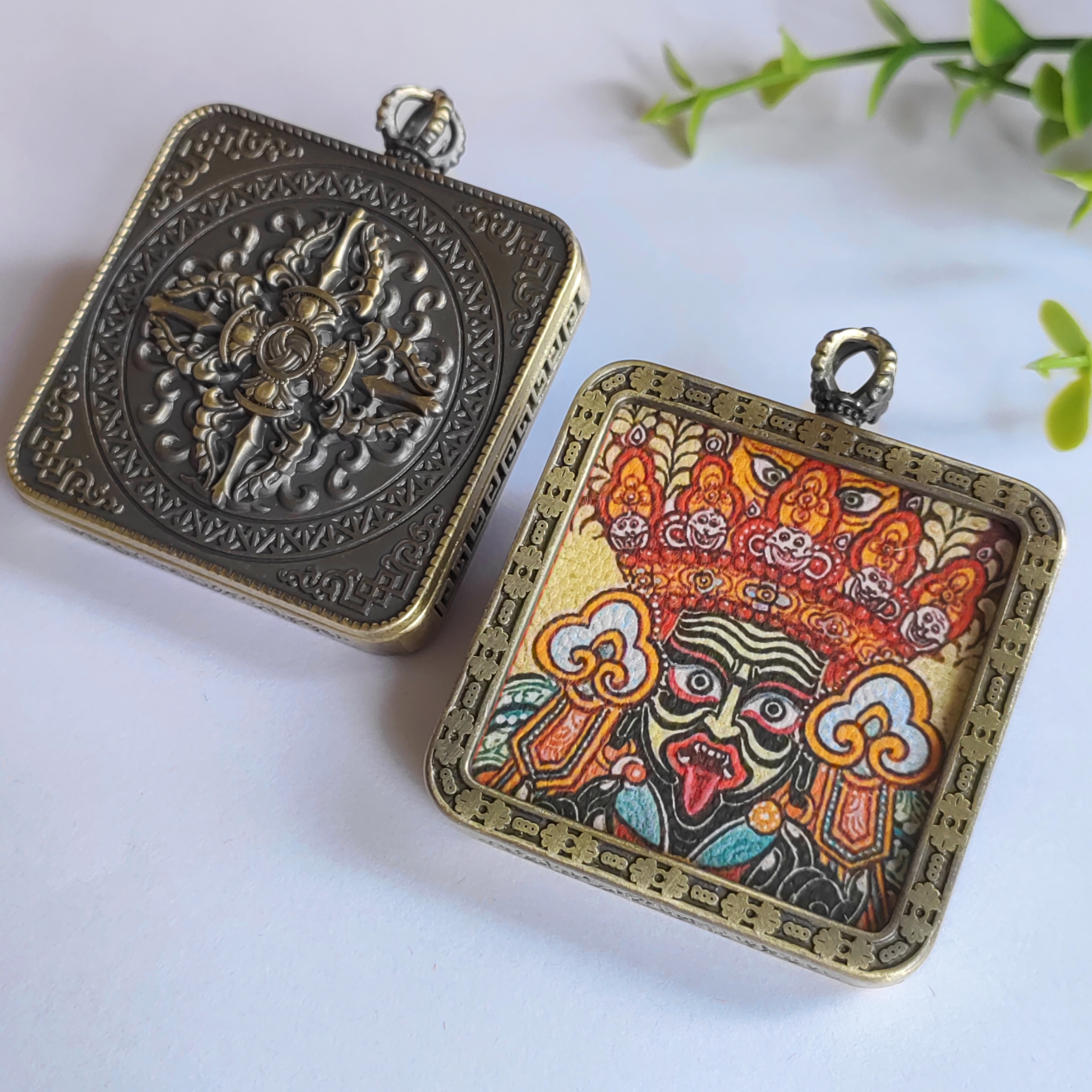 扎基拉姆女财神合集随身小唐卡吊坠嘎乌盒设计感毛衣项链西藏