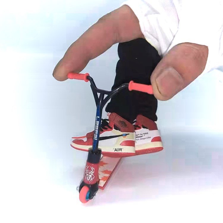 跨境手指滑板车 迷你合金踏板车手指活力车 儿童玩具跨境产品