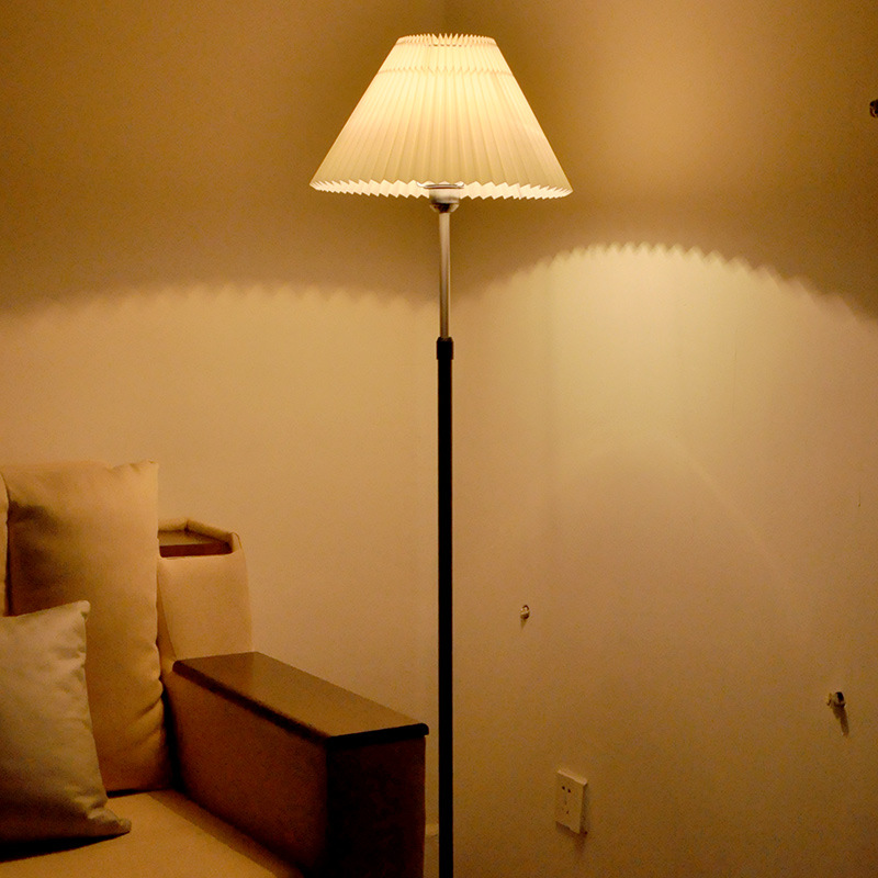 百褶落地灯客厅卧室床头沙发网红直播立式台灯温馨led遥控暖光灯