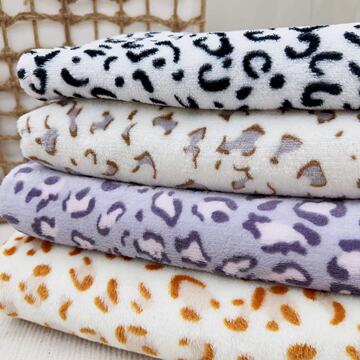 豹纹现货法兰绒印花豹点浴袍面料家居服睡衣毛毯料子玩具服装绒料