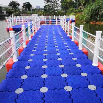 浮筒浮桥水上浮动平台电动船游艇快艇停泊码头垂钓网箱塑料浮台