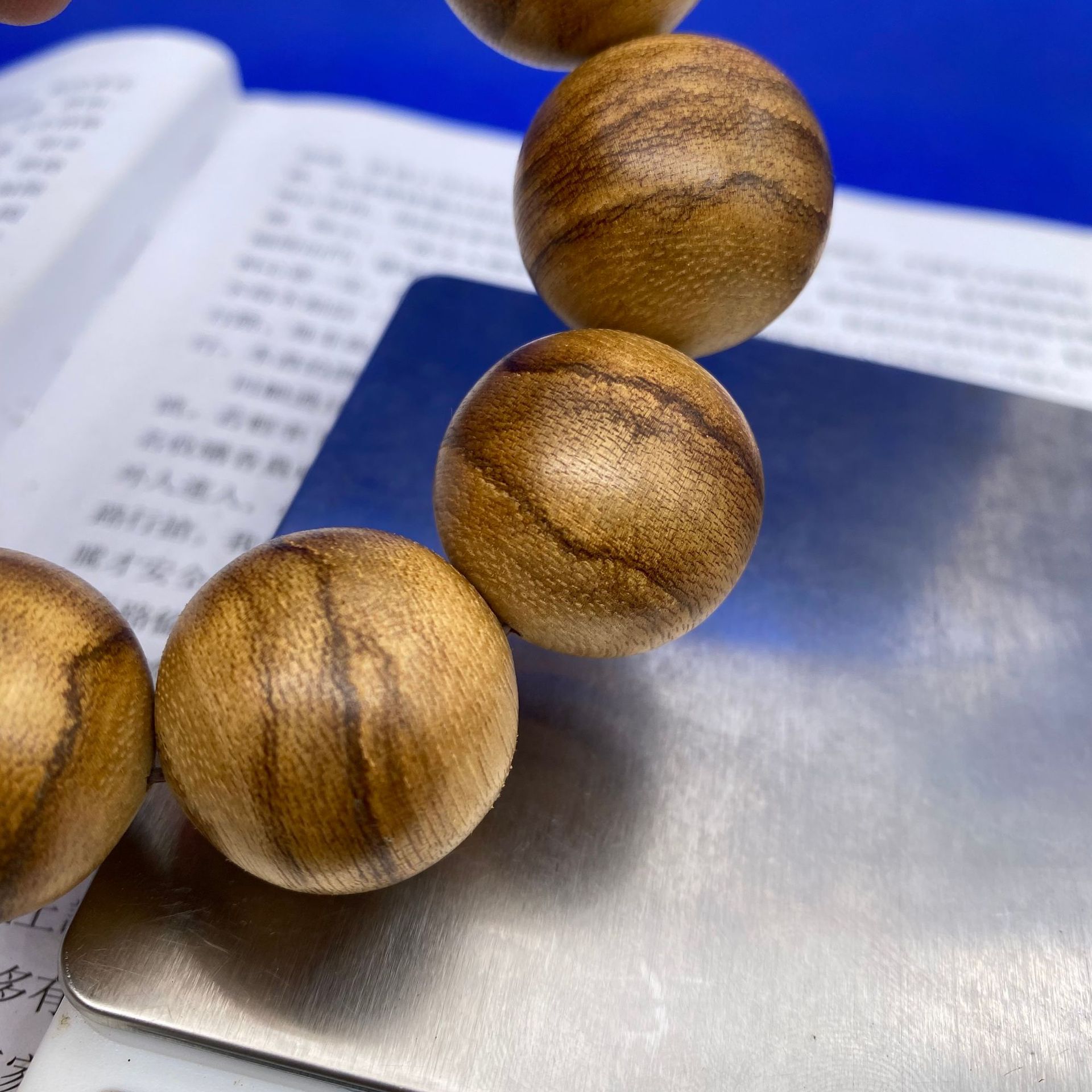 印尼虎纹沉香手串25mm×10颗净重28克品相好油脂超赞花香甜味浓郁