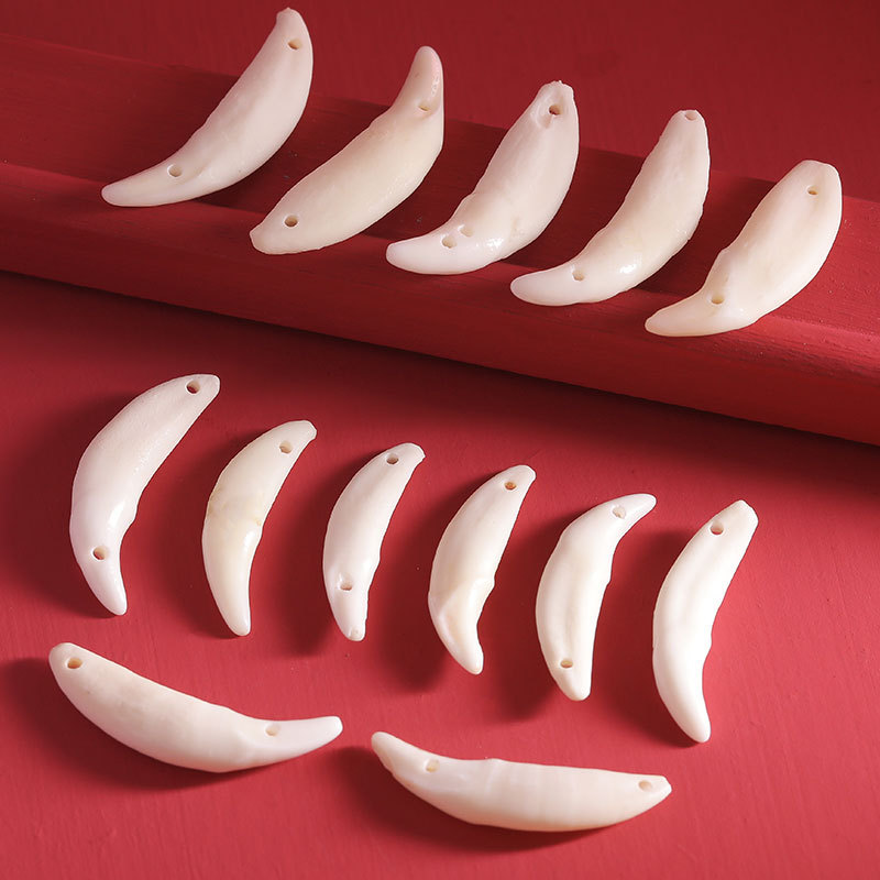 狗牙狼牙挂件吊坠漂白狗牙项链手链饰品手工打孔厂家地摊货源批发