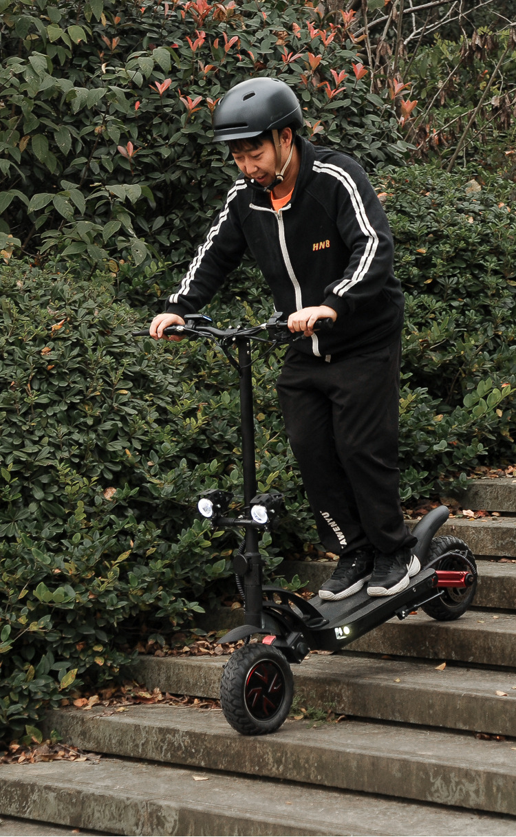 厂家直供可折叠越野电动滑板车10寸电动踏板车便携山地两轮电瓶车