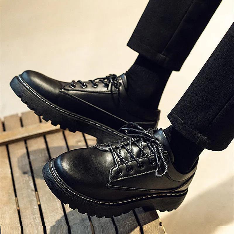 年轻人新款潮流百搭休闲鞋子男黑色学生男士增高皮鞋相似店铺>进入本