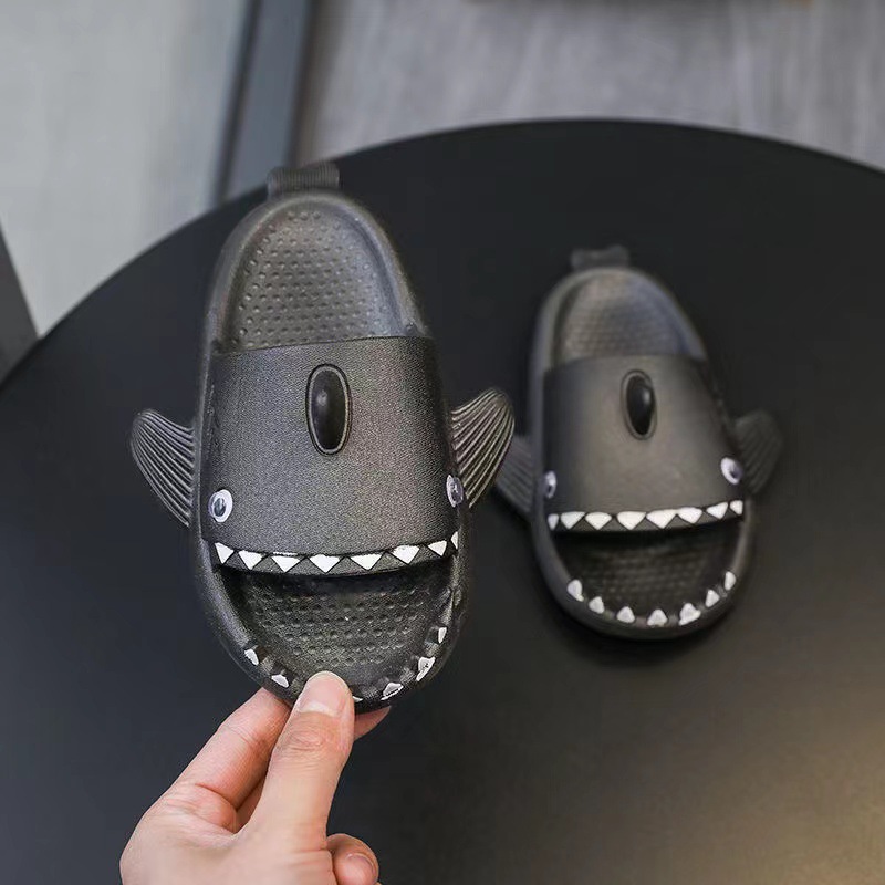 韩国搞怪可爱鲨鱼拖鞋男童女童外穿男女情侣居家软底防滑凉拖鞋潮