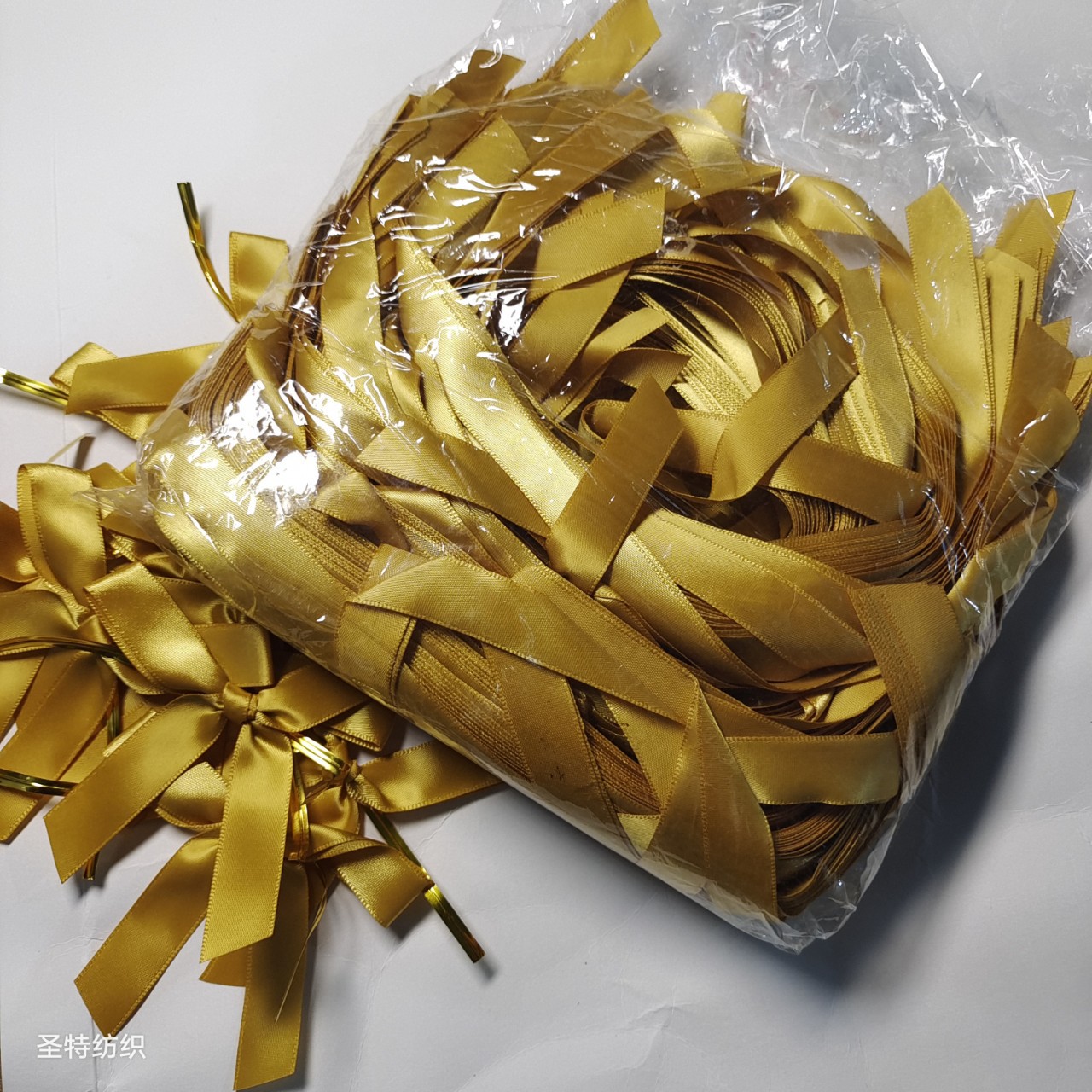 斜角打结处理涤纶丝带