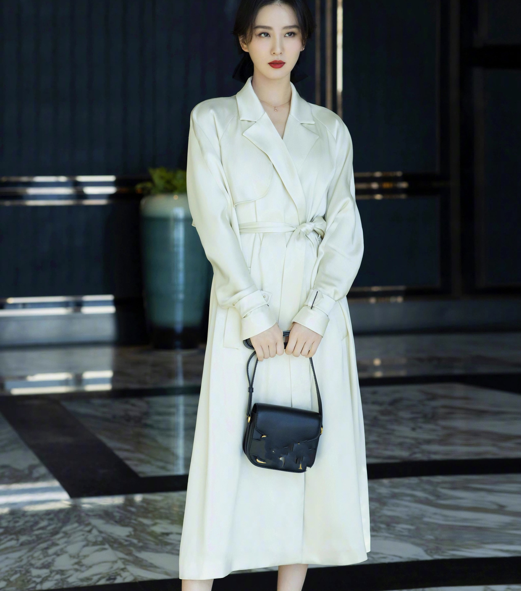 顶楼2申秀莲刘诗诗同款米色睡袍风衣连衣裙外套长款睡衣衬衫女