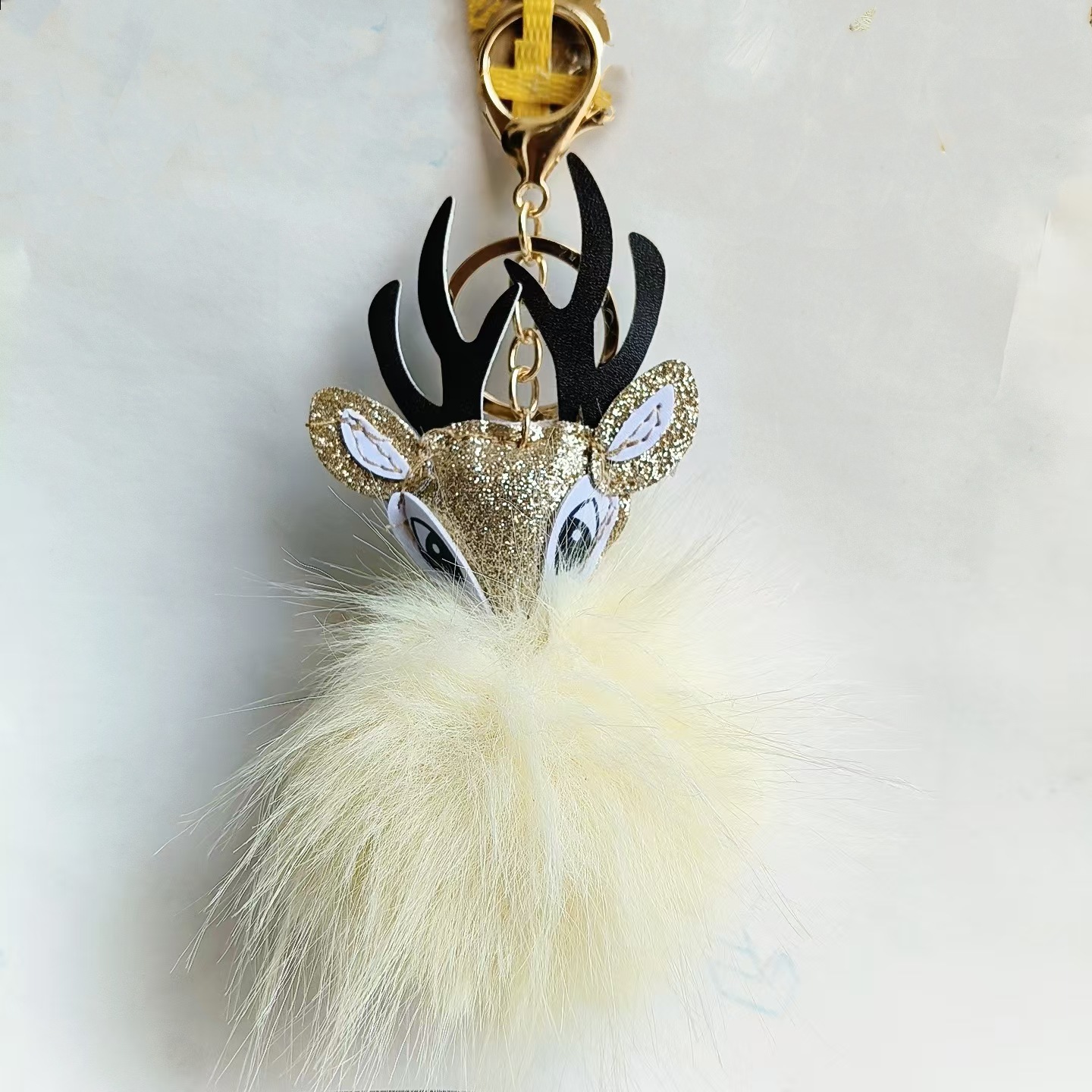 新款跨境创意多色梅花鹿鹿头毛球钥匙扣汽车挂饰包包挂件送小女孩
