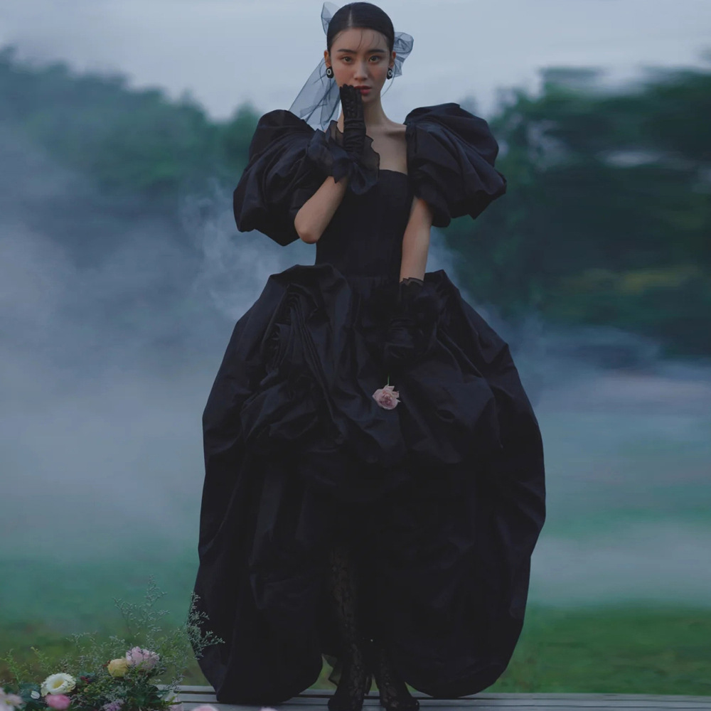 新款影楼主题服装情侣写真拍照礼服旅拍外景森林系泡泡袖黑色婚纱