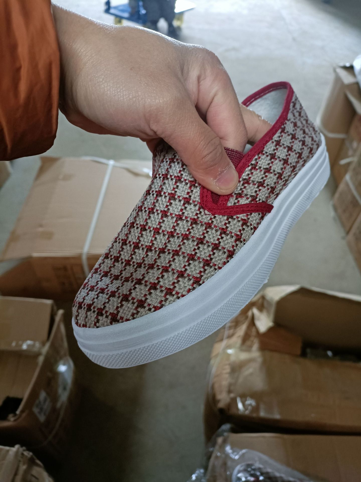 Women's Old Beijing Cloth Shoes 2023 Casual Shoes New Wholesale Women's Single Shoes All-Matching Soft Bottom Skateboard Shoes Mom Shoes Foreign Trade Shoes