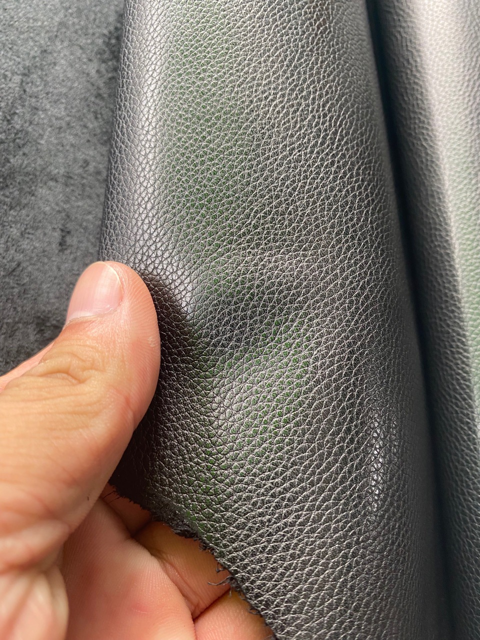 黑色小荔枝纹牛皮 头层牛皮小牛皮现货供应真皮皮料手工diy