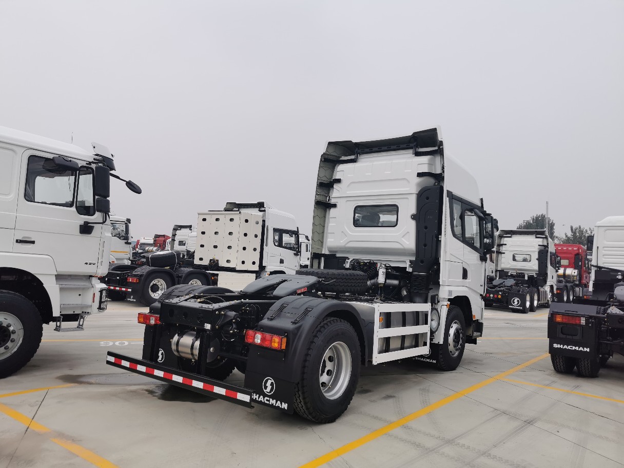shacman陕汽重卡x3000牵引车4x2欧五460马力发动机出口沙特阿拉伯