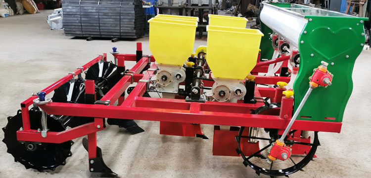 花生覆膜播种机 2行4行施肥喷药起垄精播机新型 四轮拖拉机点播机