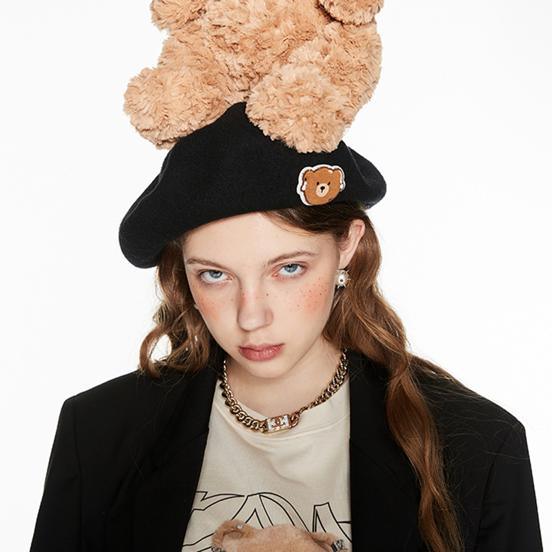 韩国甜酷刺绣羊绒小熊百搭贝雷帽子女潮秋冬休闲季复古英伦画家帽
