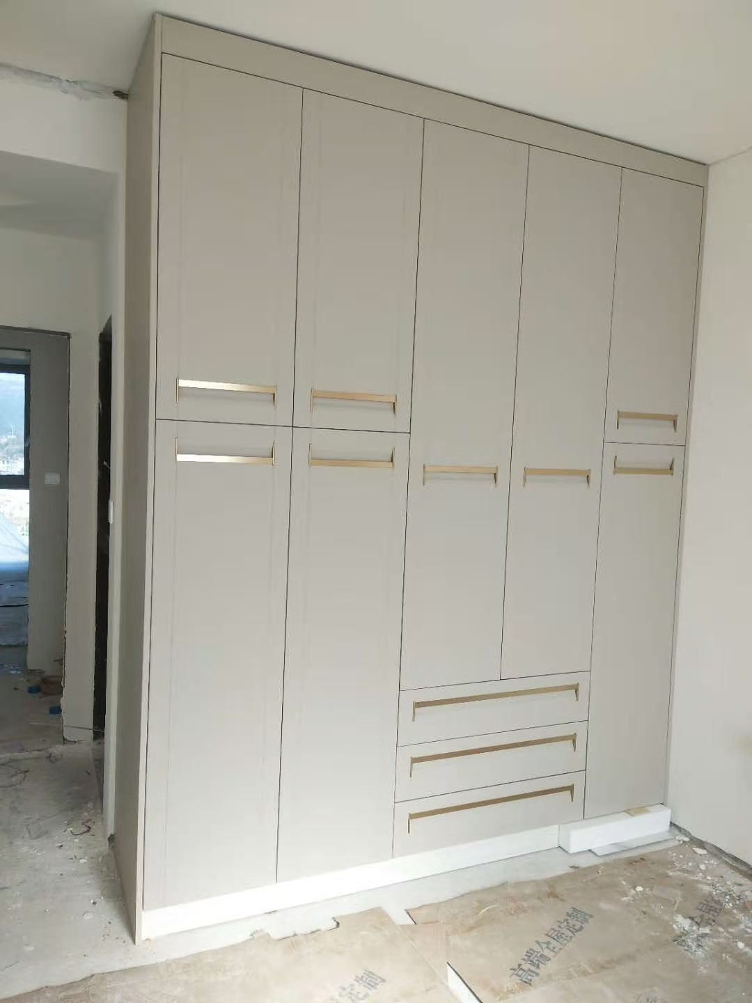 衣柜门板定制吸塑门板衣柜吸塑门板带古铜拉丝拉手款模压衣柜门