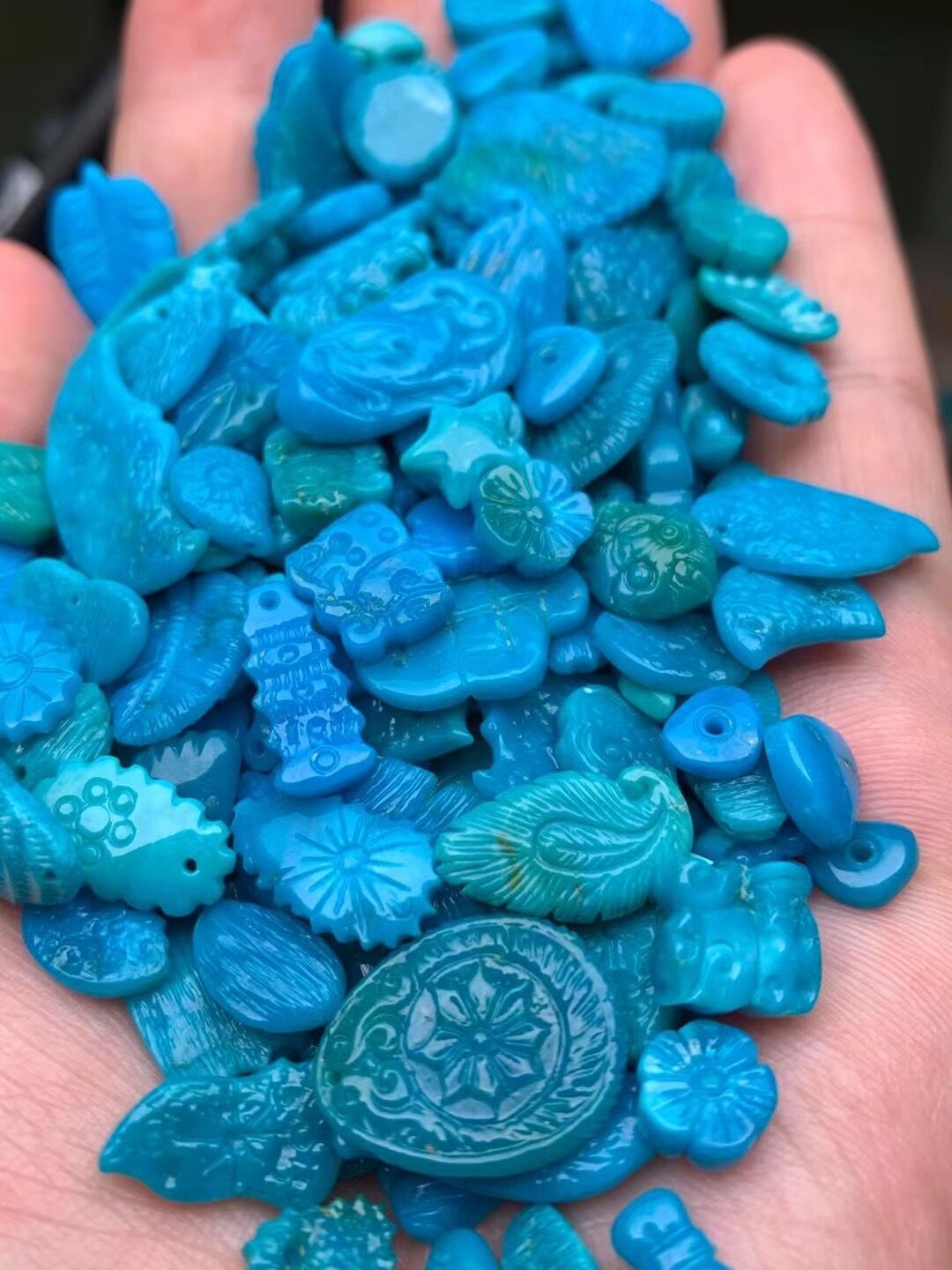 批发原矿天然高瓷蓝绿松石雕件蜜蜡圆珠散珠配珠手串手链项链吊坠