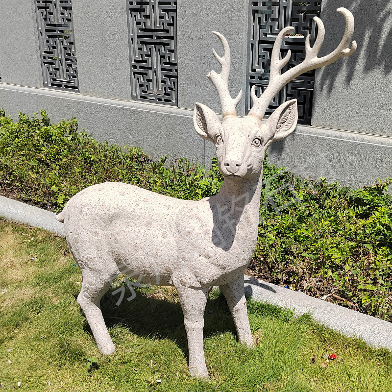 厂家直销石雕梅花鹿公园广场草坪黄锈石黄金麻长颈鹿花岗岩母子鹿