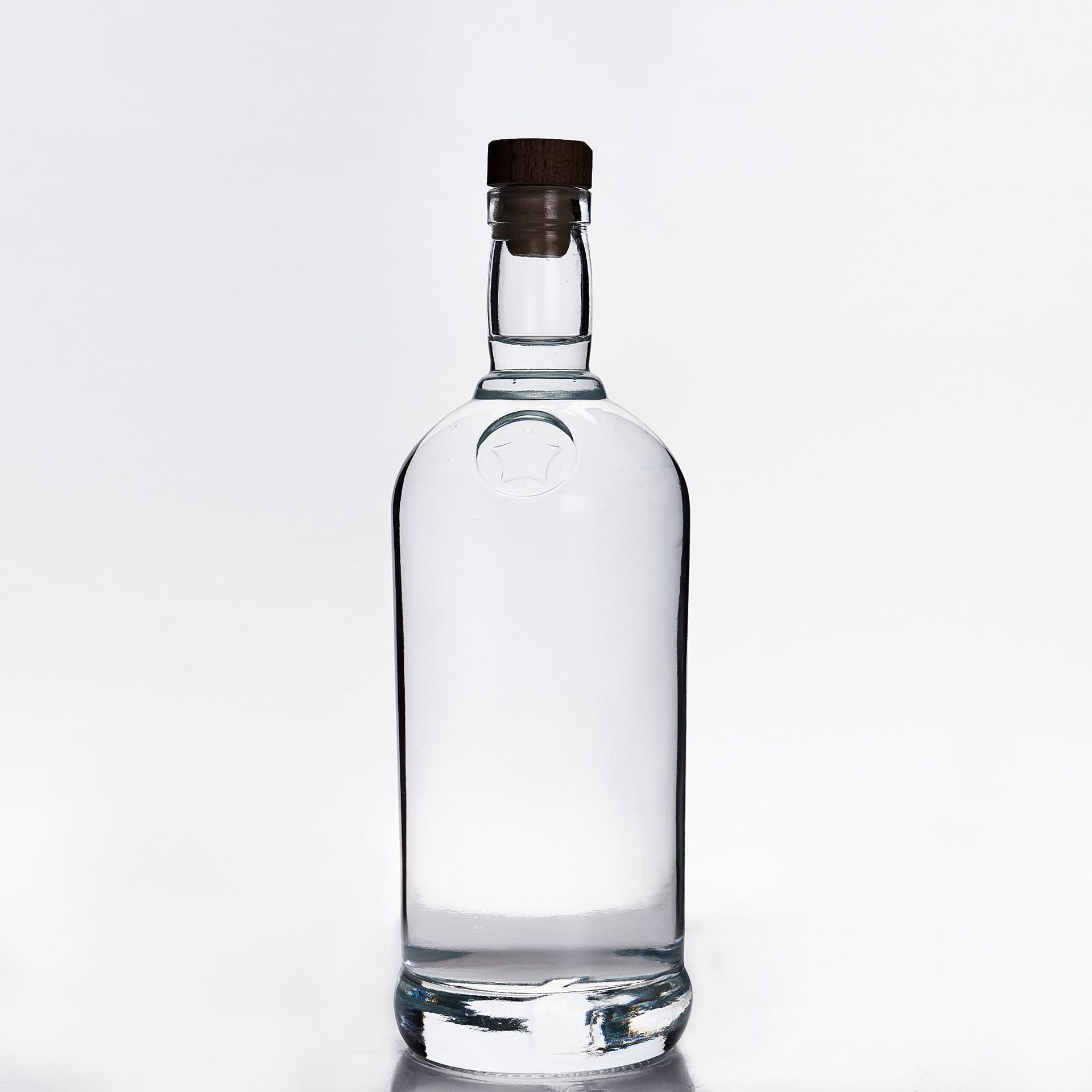 710ml洋酒伏特加酒瓶威士忌酒瓶龙舌兰透明酒瓶可自定义标签空瓶