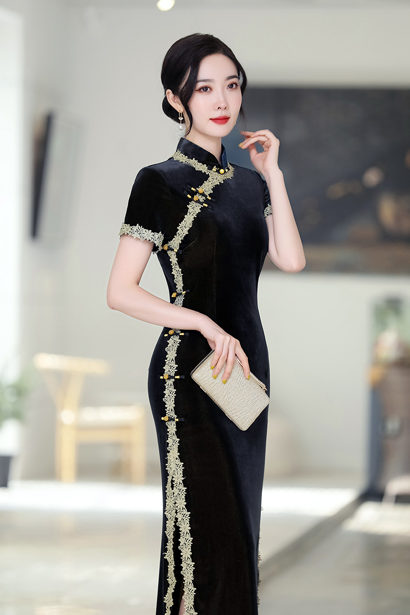 花花旗袍2021年秋款丝绒长款八扣金花边修身显瘦黑色日常改良旗袍