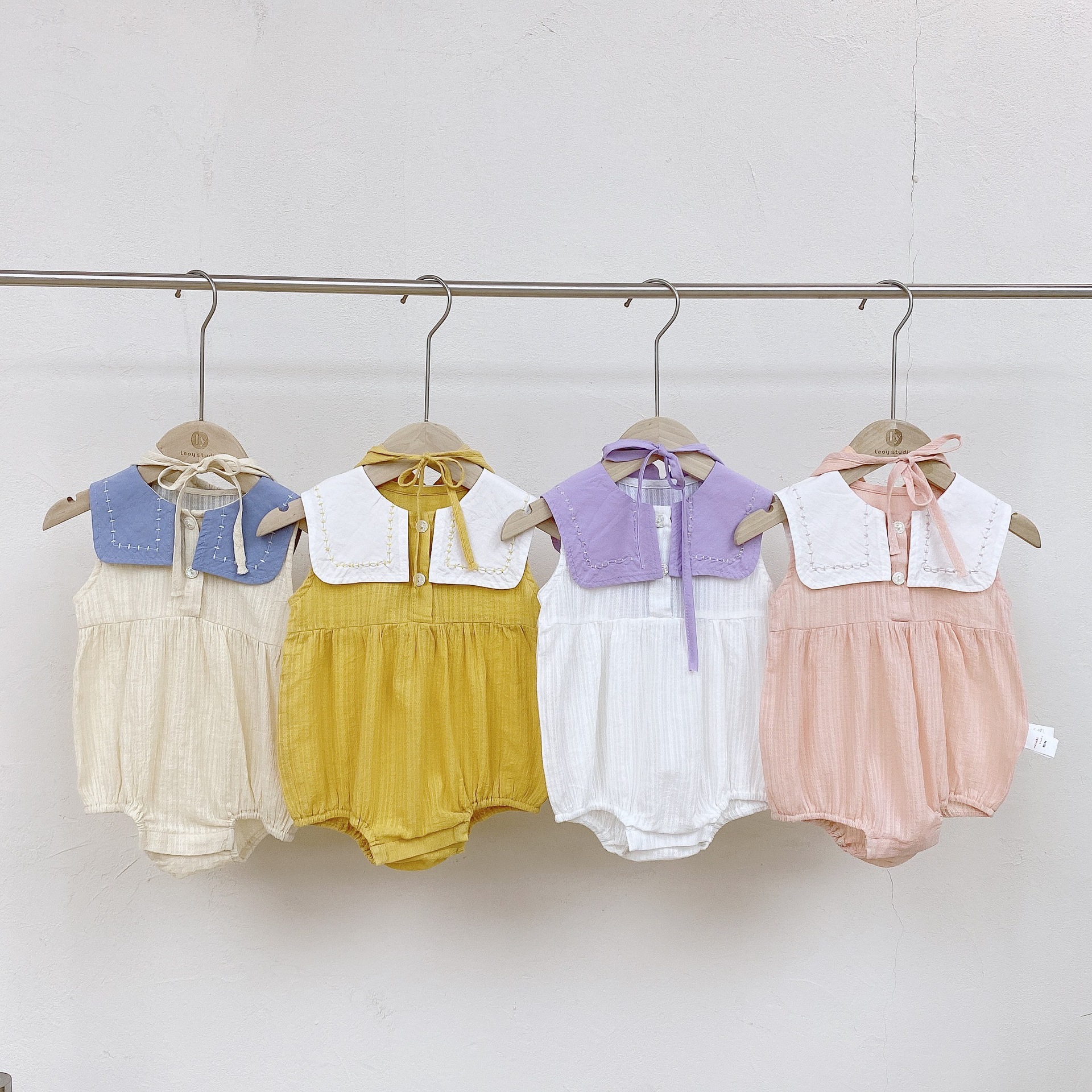 丸纸momoko夏季新款婴儿三角爬棉无袖款连体衣撞色绣花领上衣s106