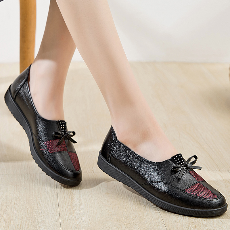 2022 Mom Shoes Pumps Middle-Aged Women's Shoes Middle-Aged New Flat Leather Shoes Spring and Autumn Elderly Slip-on Spring