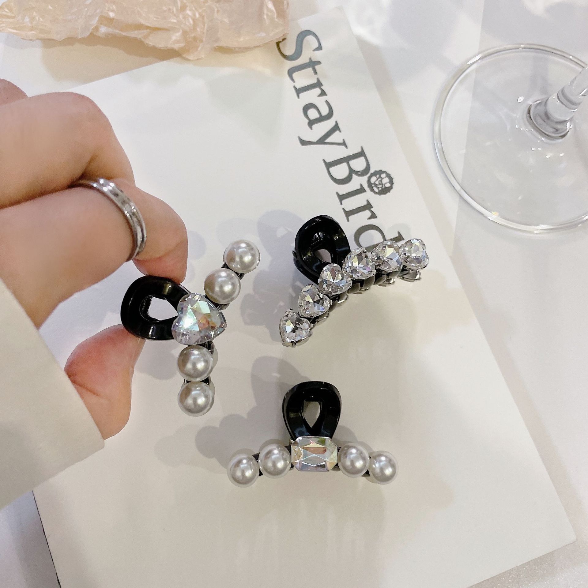 French Style Soft-Looking Pearl Small Jaw Clip Temperament Forehead Side Bangs Cropped Hair Clip Exquisite High Sense Princess Hairstyle Hair Accessories