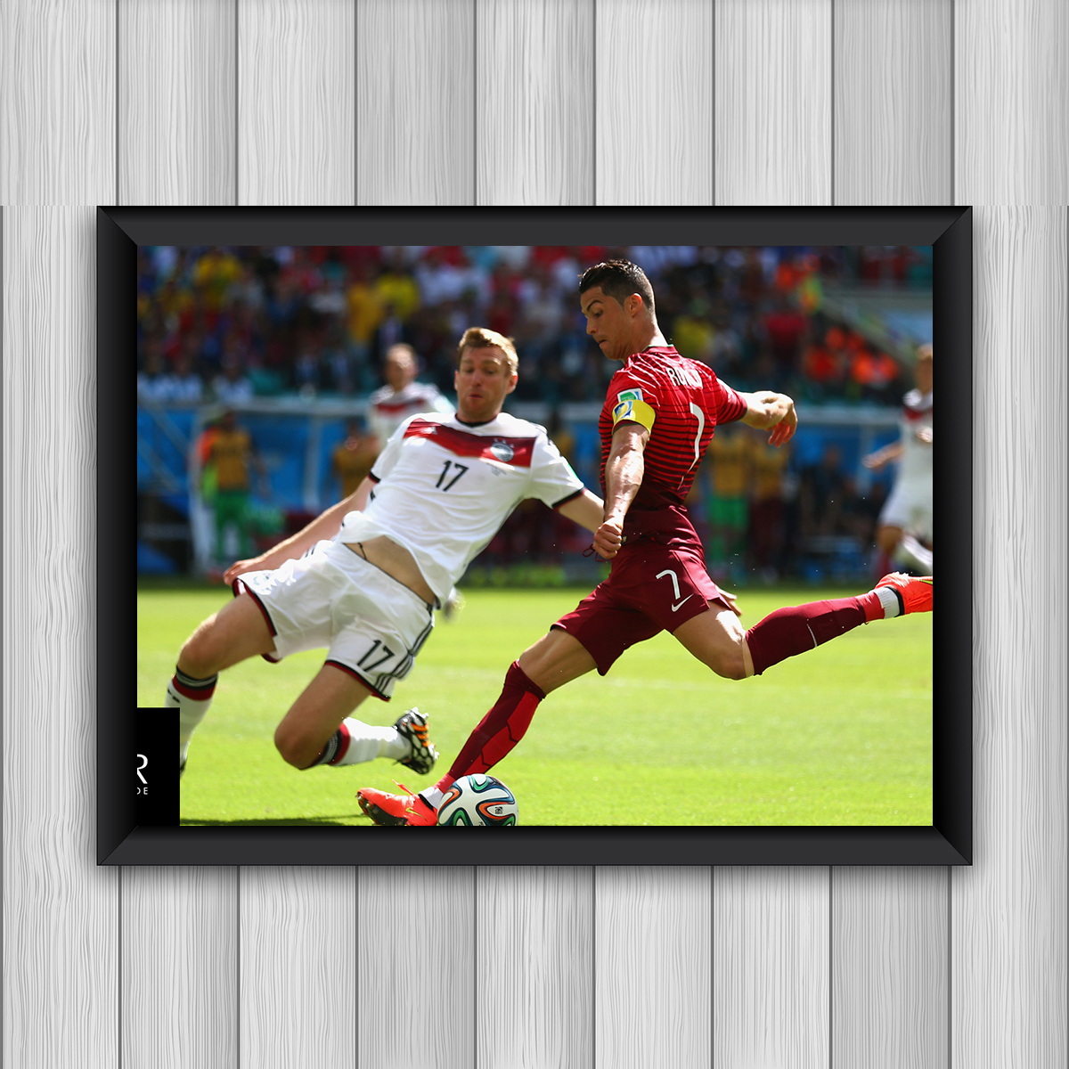 足球球星c罗装饰画 皇马尤文海报墙贴宿舍体彩店实木相框挂画摆台