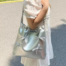 小众银色蝴蝶单肩包包女夏2024新款潮时尚学生背包百搭手提旅行包