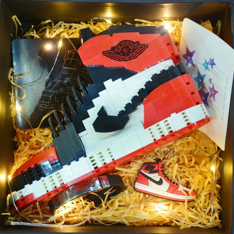 aj积木鞋黑红脚趾闪电aj11兼容乐高式3周边6禁穿球鞋颗粒积木