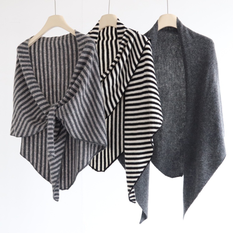 小羊驼羊毛混纺条纹拼色三角披肩女秋冬新款百搭多种搭法坎肩保暖