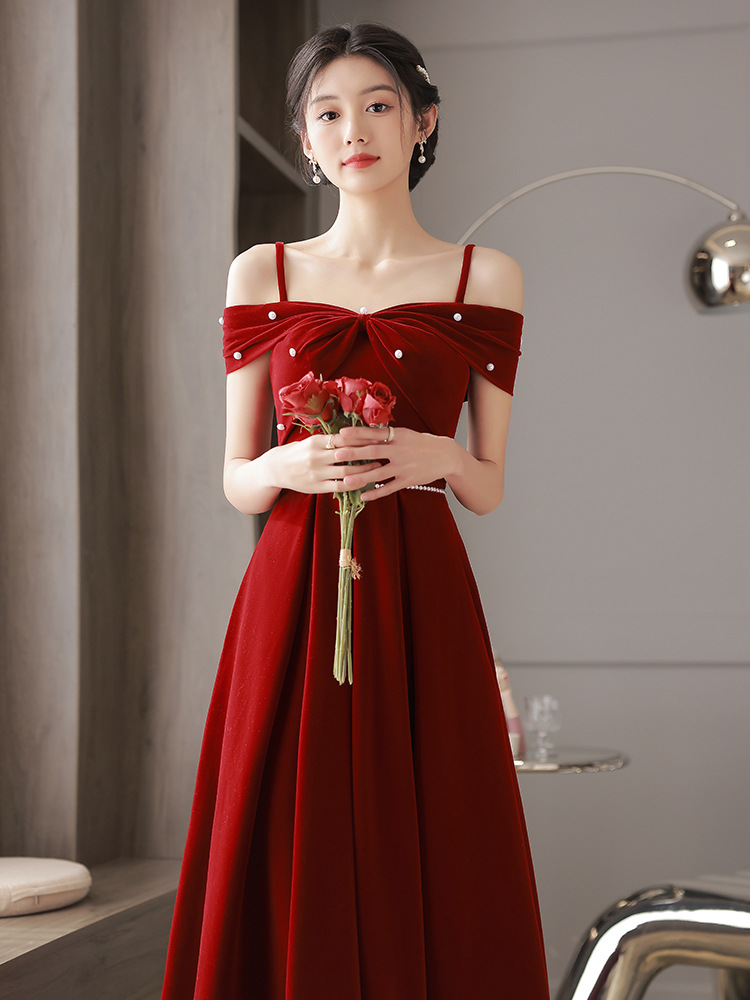 敬酒服新娘2022新款夏季酒红色订婚礼服裙平时可穿高级感吊带结婚