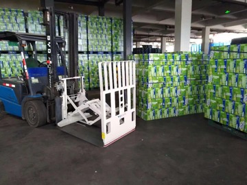 天津电动叉车推出器 电动叉车推拉器3吨-阿里巴巴