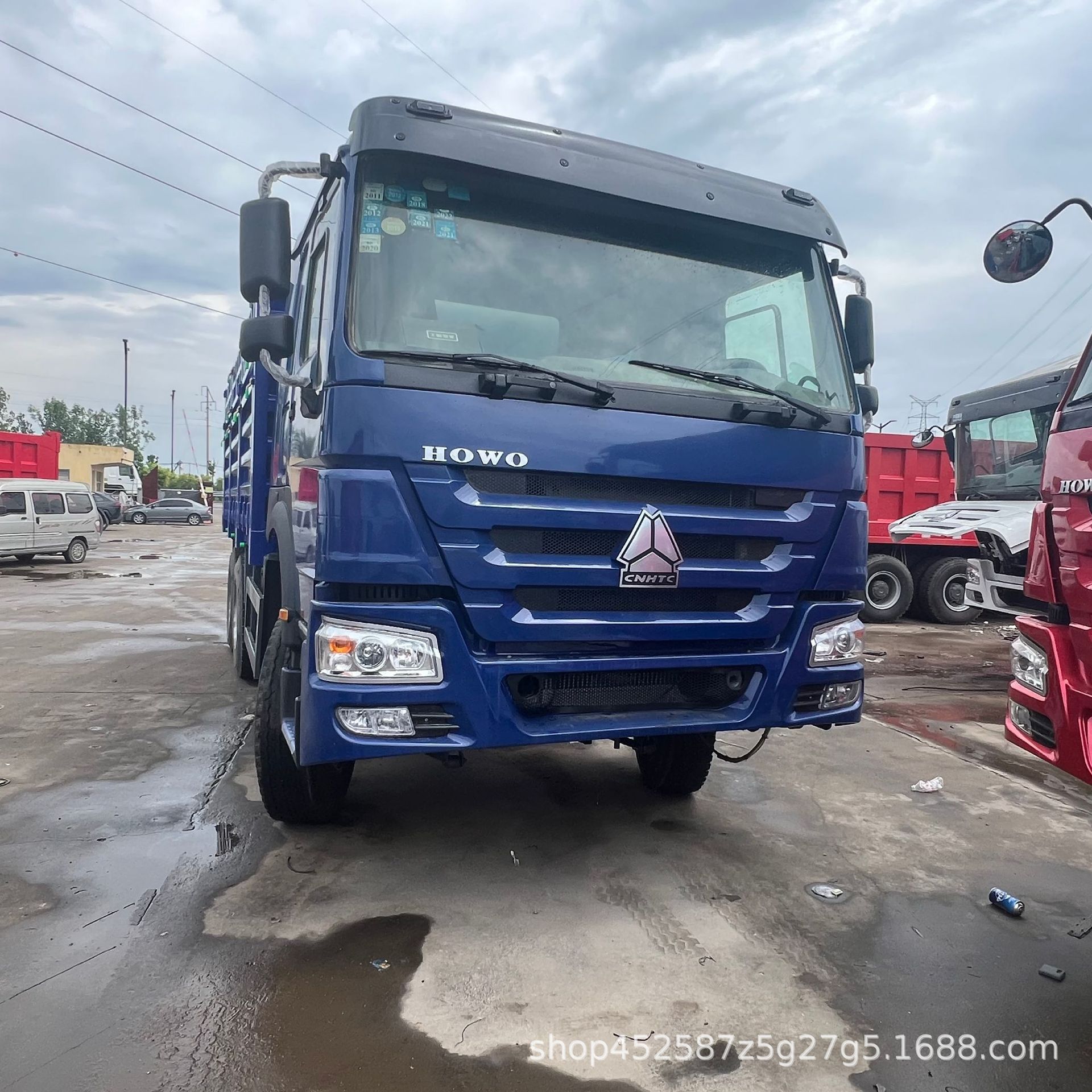 库存 栏板加花栏豪沃运输车 371马力前四后八渣土自卸运输货车