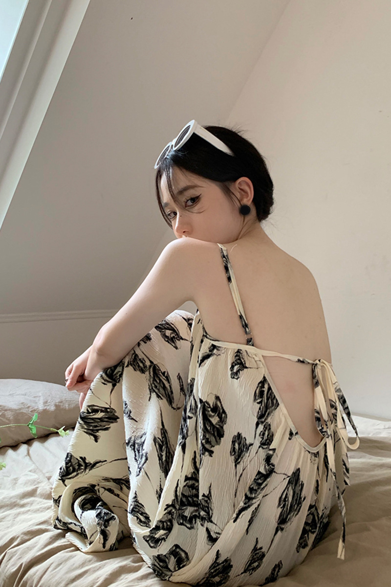 露肩连衣裙阳光图片