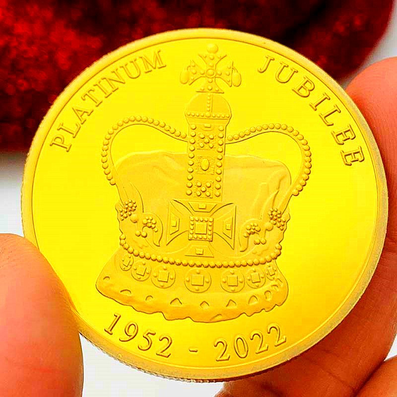 英国女王伊丽莎白二世皇冠70周年镀金纪念章 礼物金币硬币纪念币