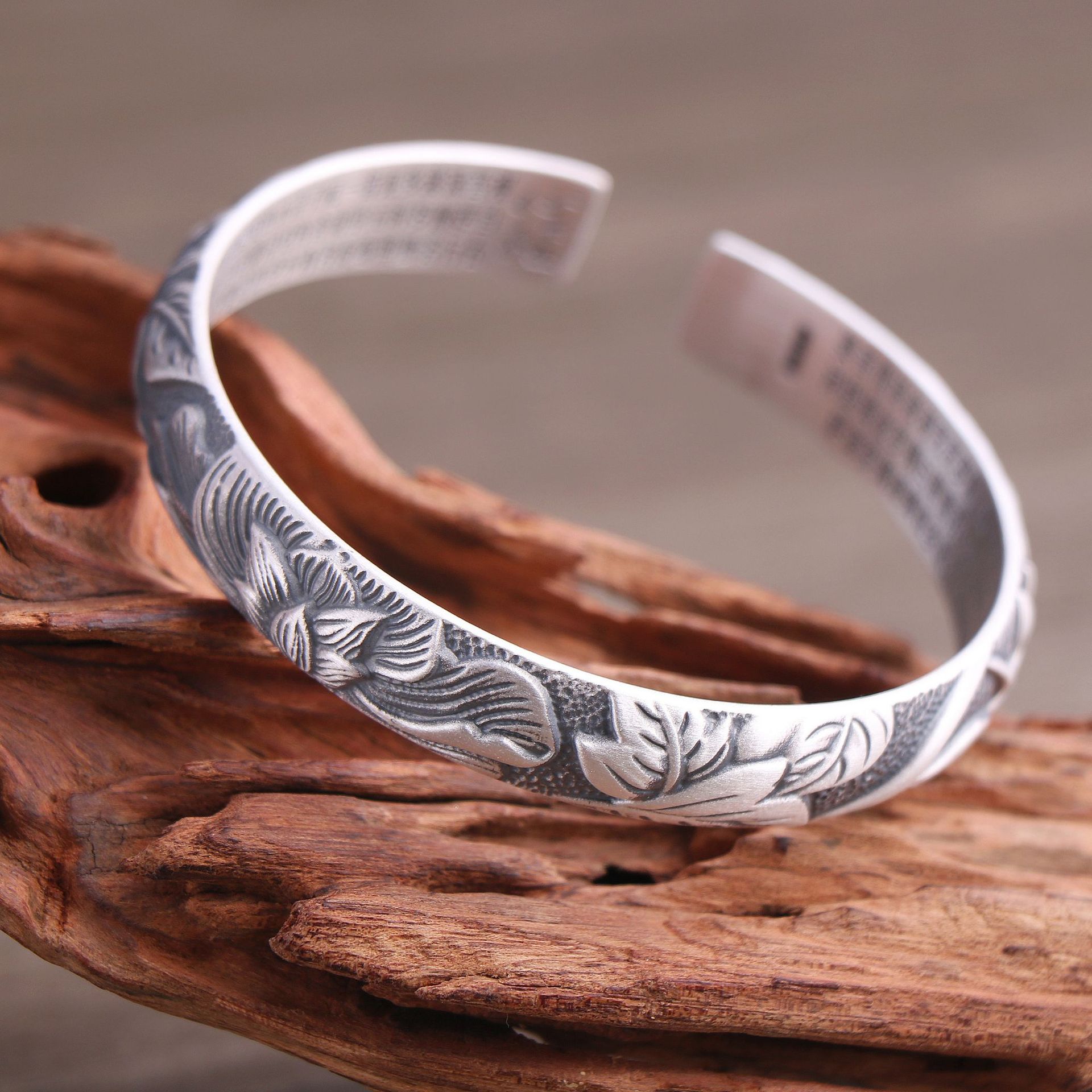 s999复古民族风云南雪花银镯子立体浮雕手工心经开口女士古典手镯