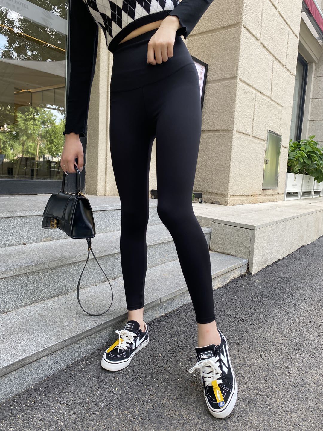 鲨鱼裤女外穿秋冬加绒收腹提臀五七分打底裤紧身瑜伽瘦腿芭比裤子