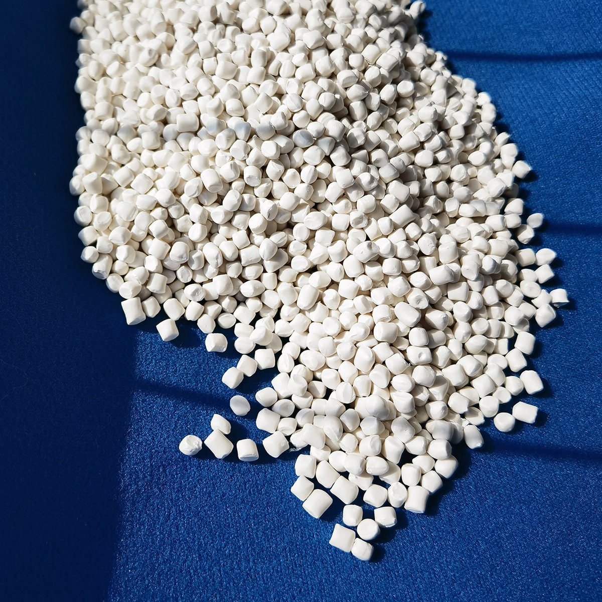 碳酸钙填充母料caco3 拉丝型 高速中速型 吨包袋 编织袋填充剂