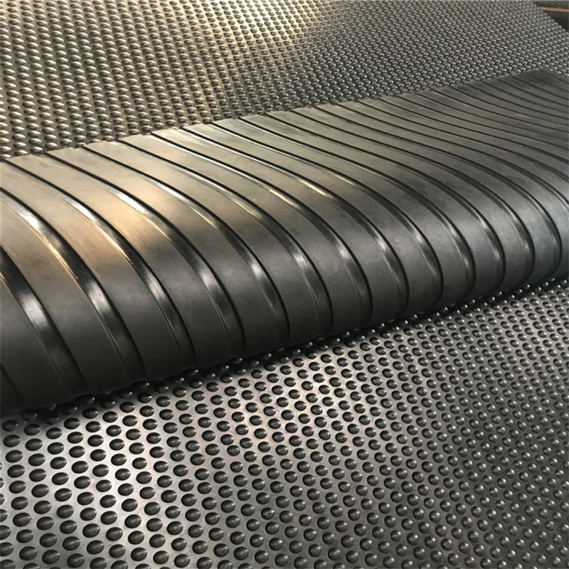 牛床垫牛棚垫马棚橡胶垫马厩垫防滑板挤奶大厅通道橡胶防滑垫